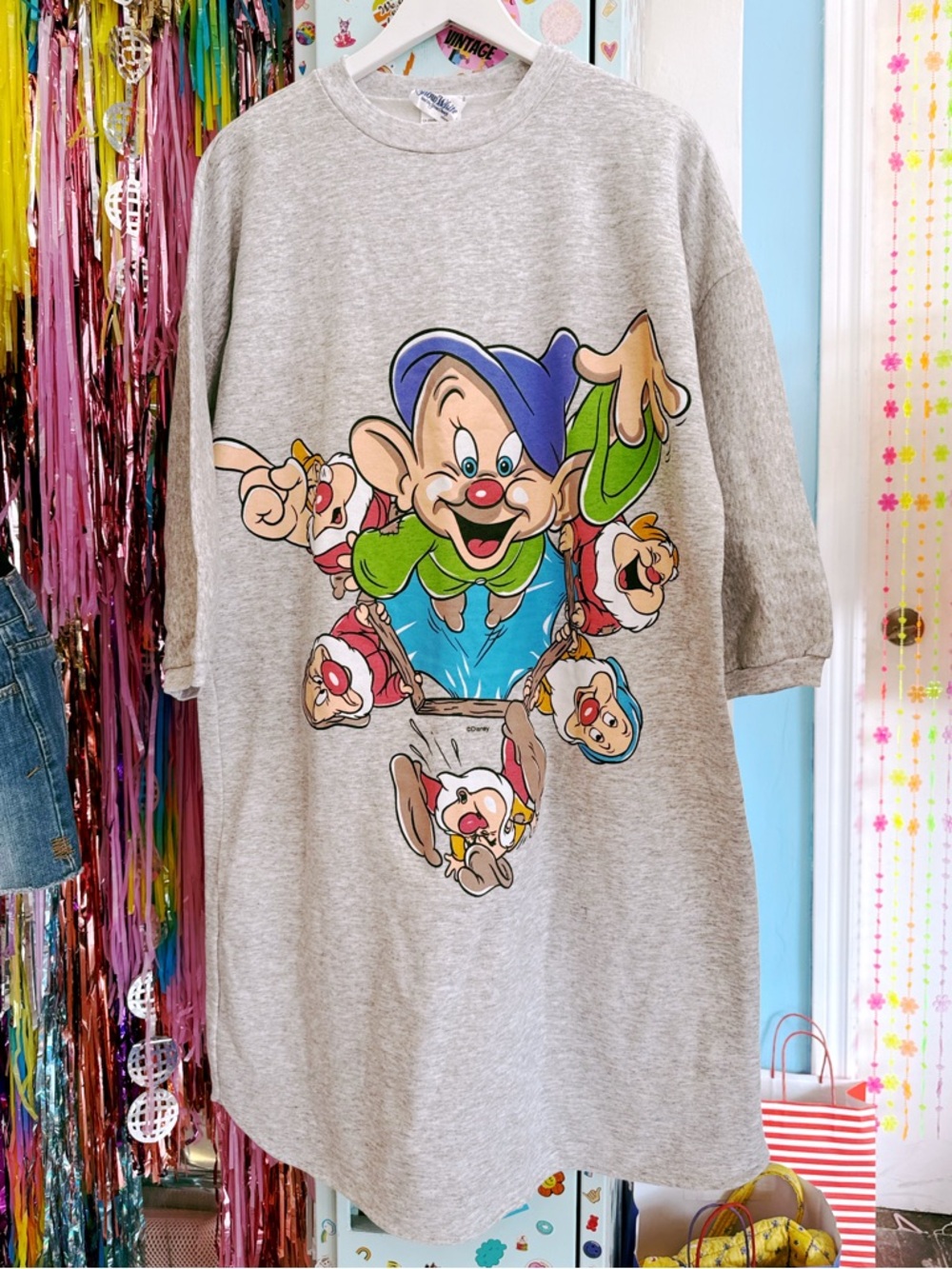 Vintage 90s Disney Snow White and the seven dwarfs sleep sweater